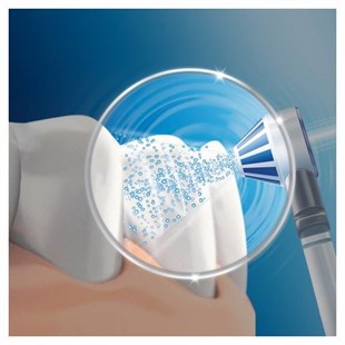 Oral-B Ağız Bakım Merkezi Pro Care Oxyjet Ağız Duşu + Pro 3000 Şarj Edilebilir Diş Fırçası OC20