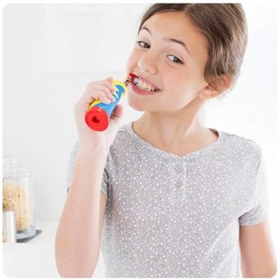 Oral-B Frozen Şarj Edilebilir Diş Fırçası Çocuk D12
